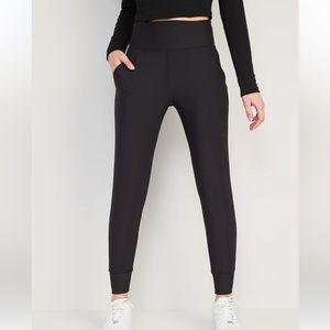 Old Navy Active Elevate Leggings/Jogger Pants